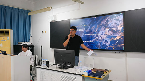 智启漫剧新篇 赋能双师成长——上海市曹杨职业技术学校“AI漫剧技能提升及双师型研修班”首期课程圆满举行