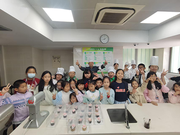 匠心传承融科技 职业启蒙润童心——曹杨职校开展2026年上海市学生职业体验活动