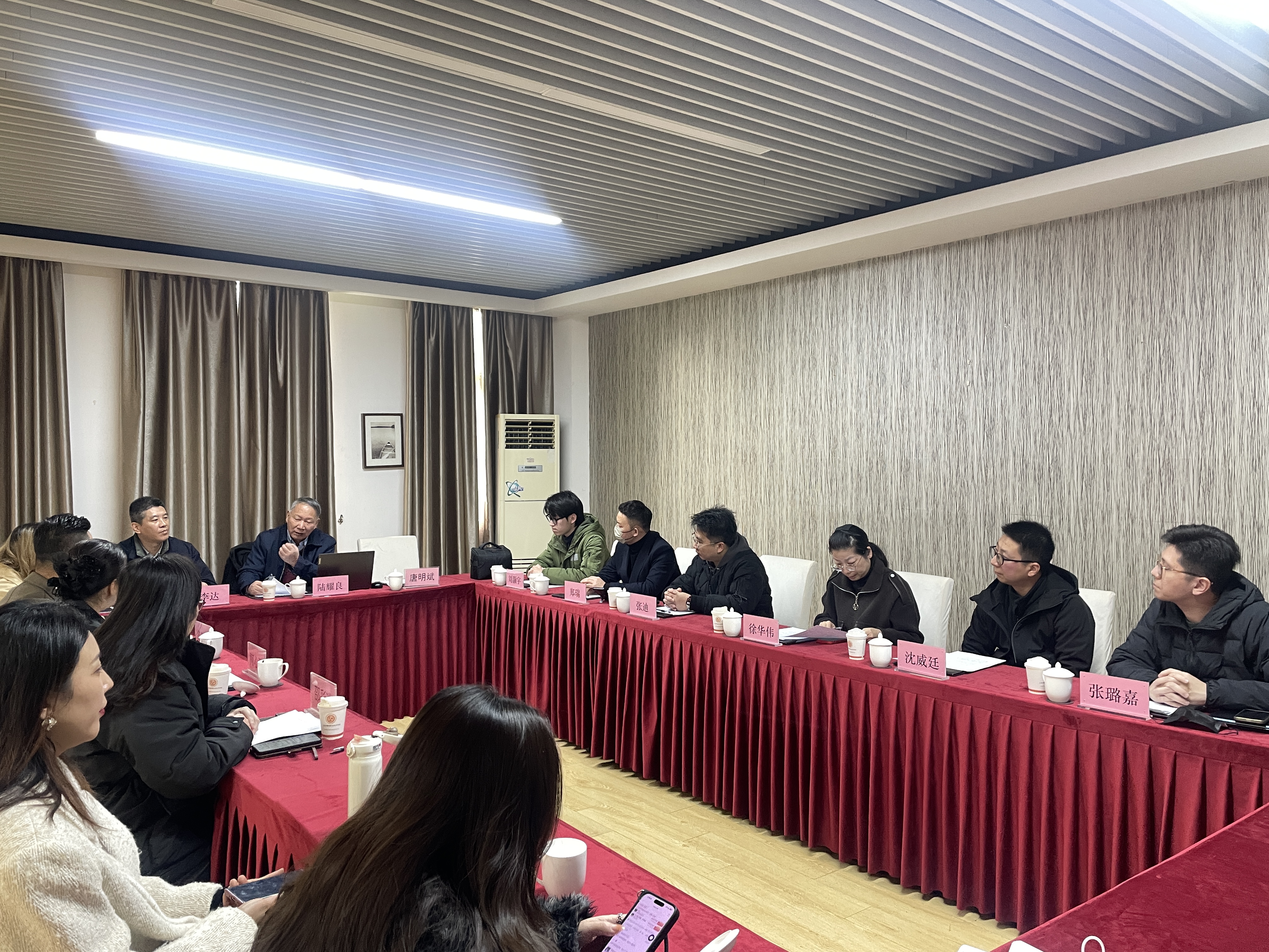 图10 现场评委1.jpg