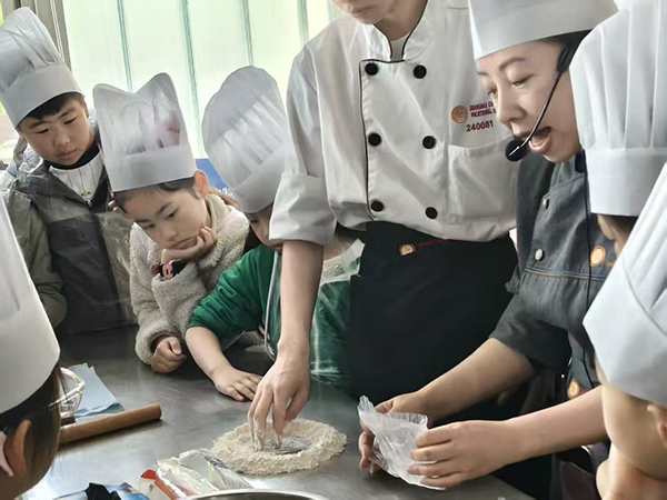 2 金鱼饺制作 (1).jpg
